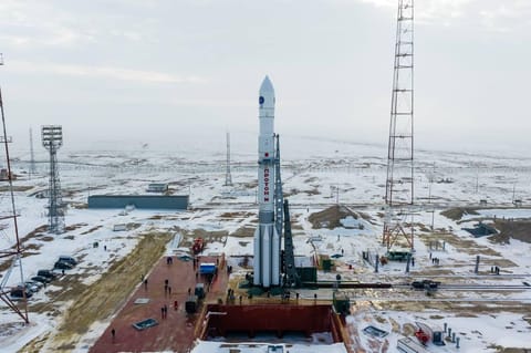 Proton on the launch pad (Elektro-L No.5)