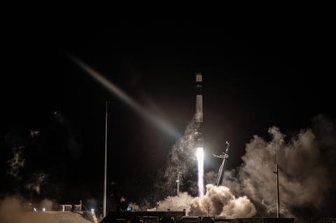Electron liftoff from LC-1B (Owl night long)