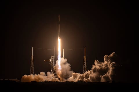 Falcon 9 liftoff from SLC-40 (Bandwagon 3)